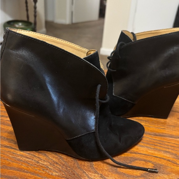 Coach Mercy Black Leather/ Suede Tie Front Ankle Boots, Wedge Heel. Size 8 - Picture 3 of 13
